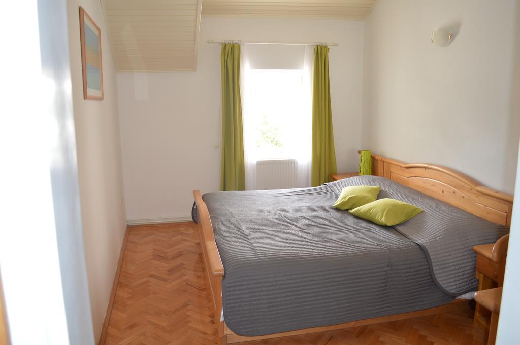 Guest House Kolarin Slano Oda fotoğraf